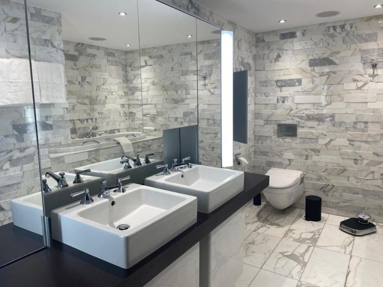 Luxury 250sqm With Ac & Parking Zürich