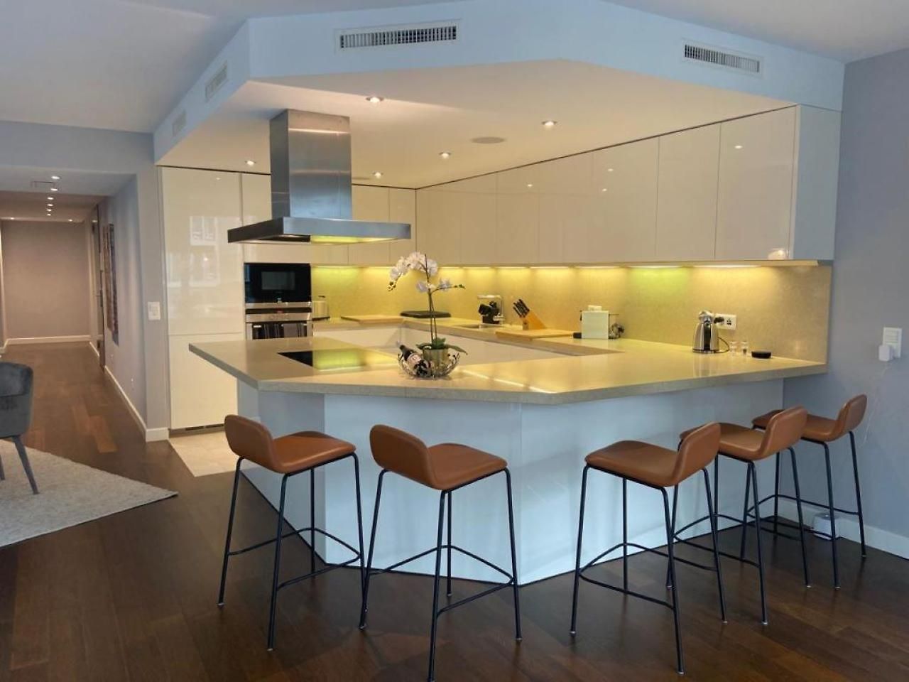 Luxury 250sqm With Ac & Parking * Zürich