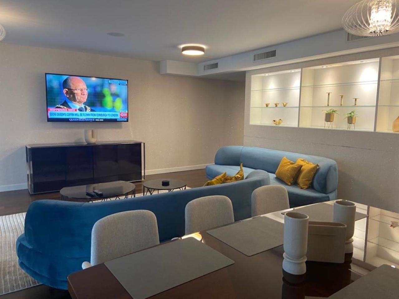 Luxury 250sqm With Ac & Parking Apartment Zürich