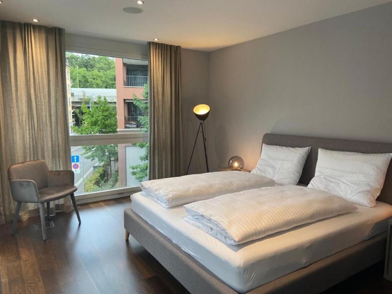 Luxury 250sqm With Ac & Parking * Zürich