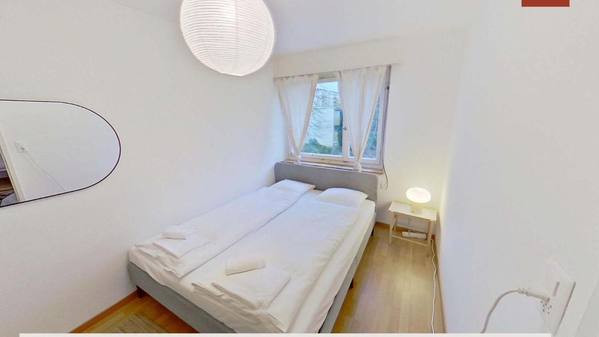 Simple And Warm On Koeschenruetistrasse Apartment