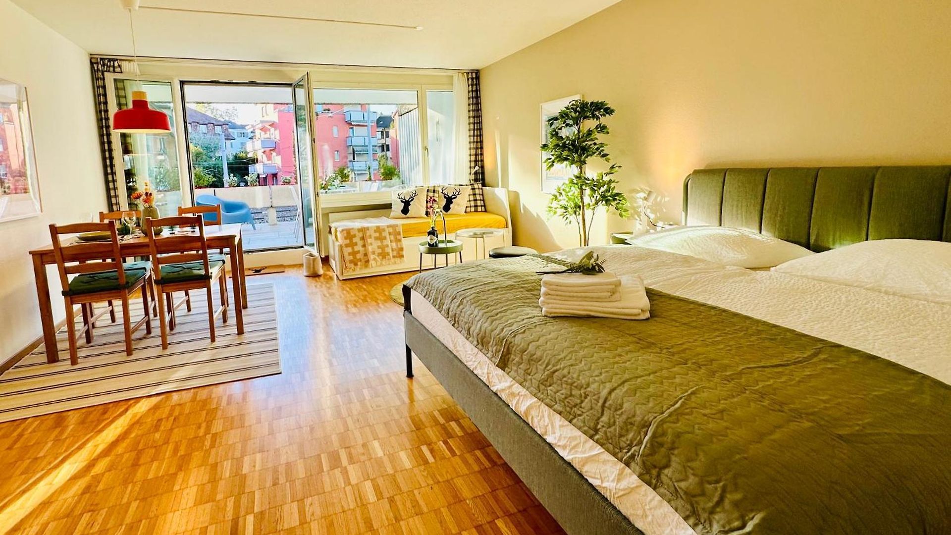 New With Sunny Terrace & Air Condition Zurich