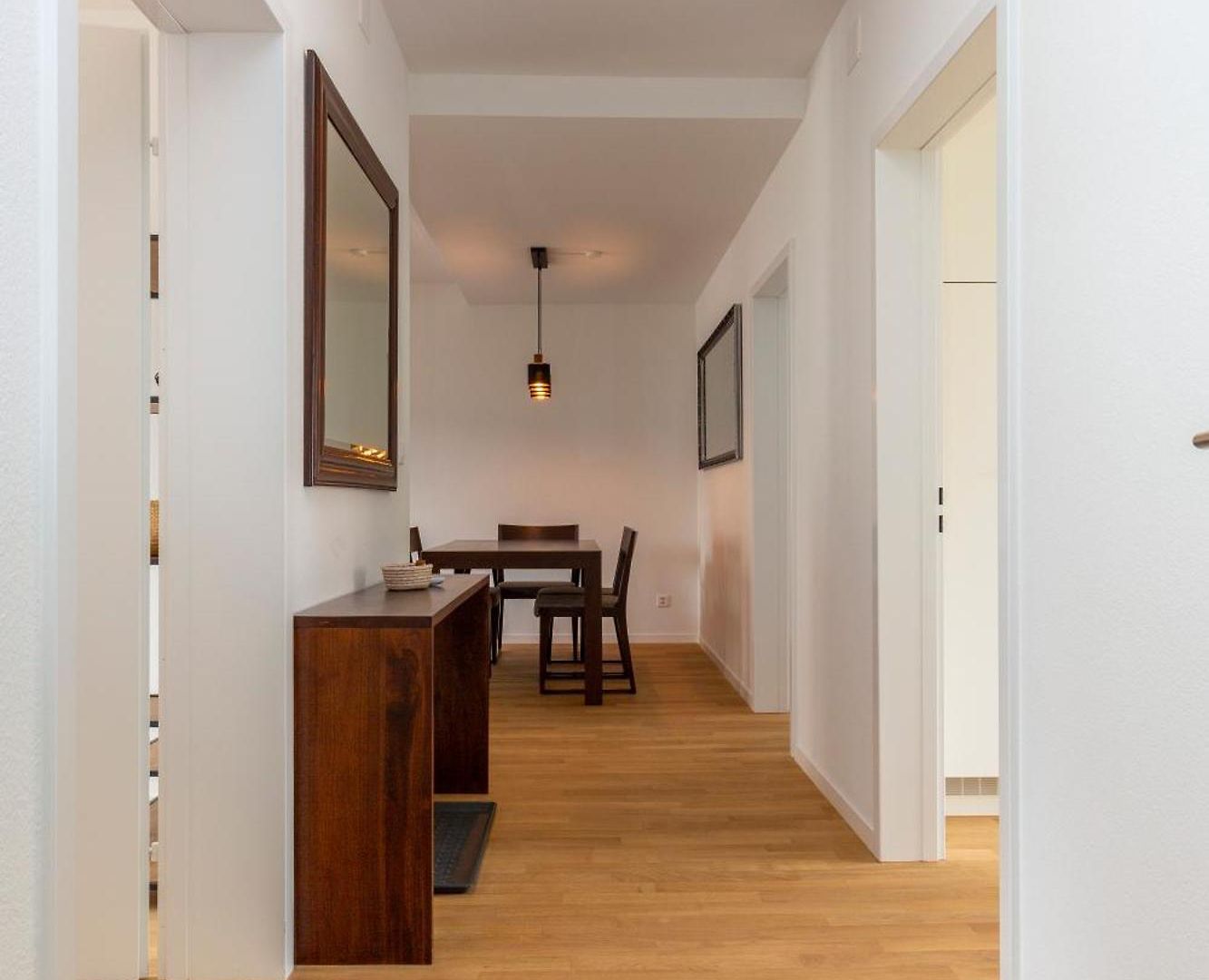 Kaya 3a - Downtown 2br With Balcony Apartment *