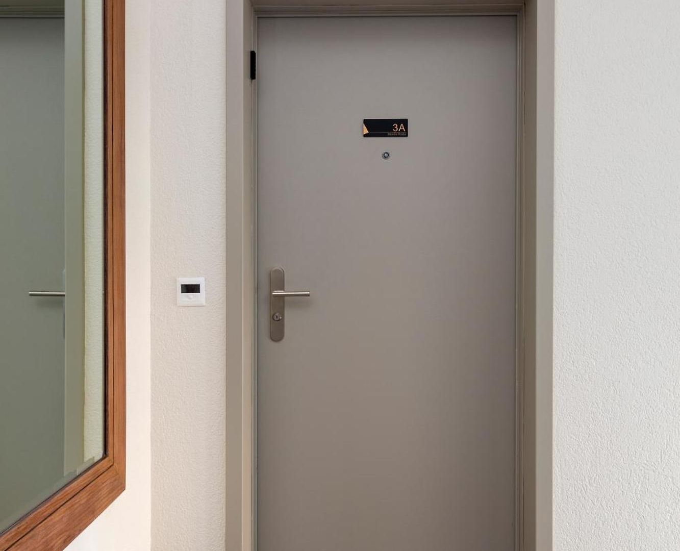 Kaya 3a - Downtown 2br With Balcony Apartment *
