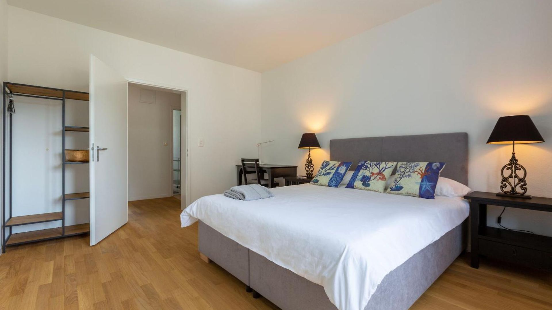 Kaya 3a - Downtown 2br With Balcony Apartment