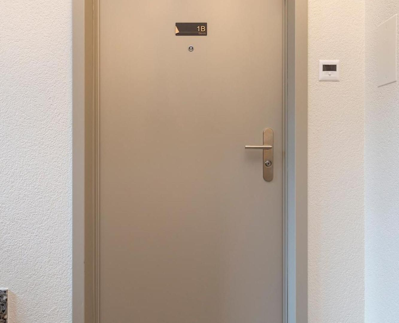 Kaya 1b Zurich