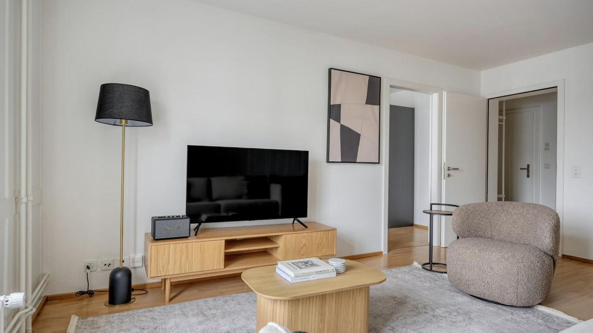 Charming In 4 Apartment