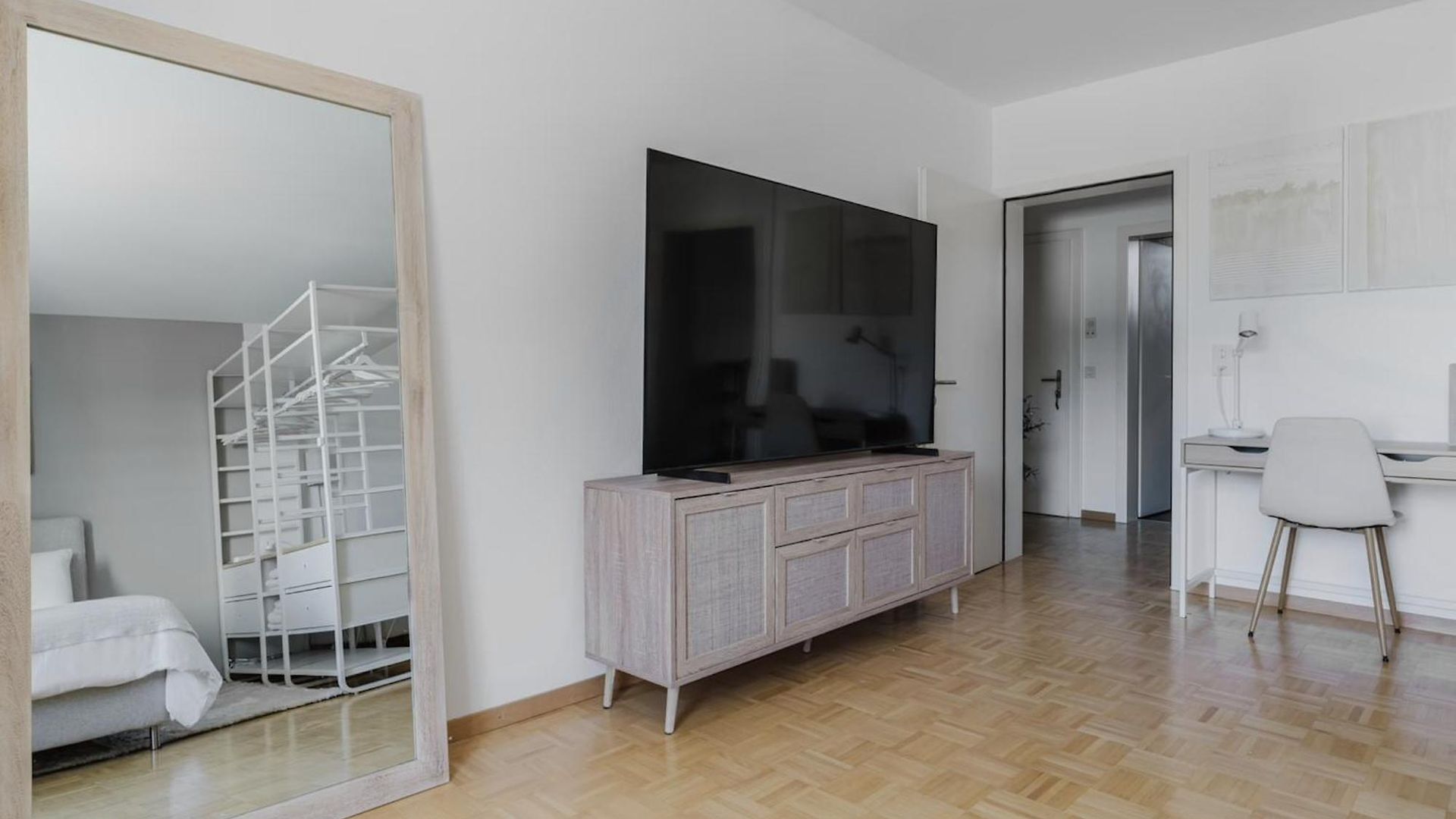 Charming In 4 Zurich
