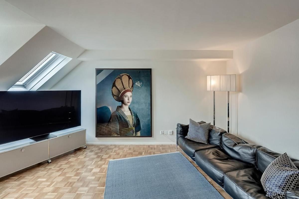 Prime With Designer Furniture In District 4