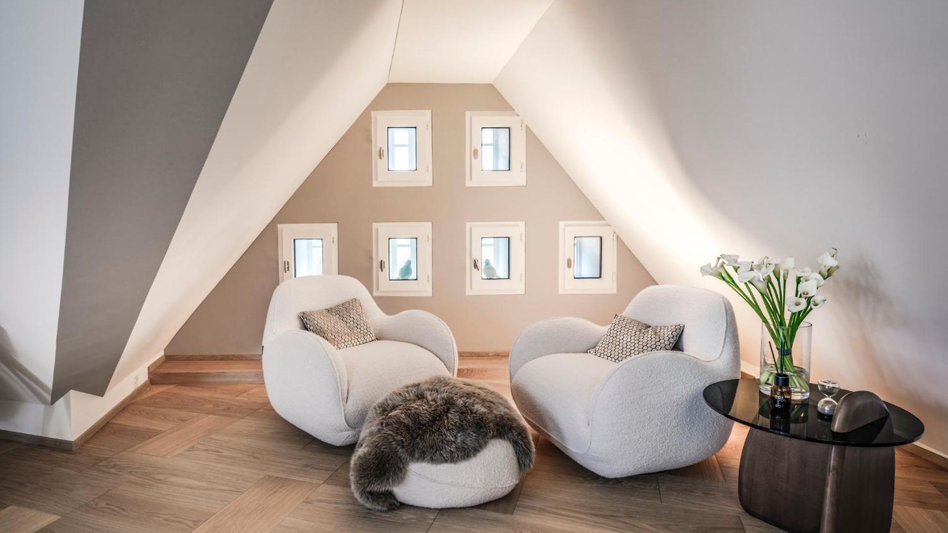 Bahnhofstrasse Designer Penthouse Private Rooftop