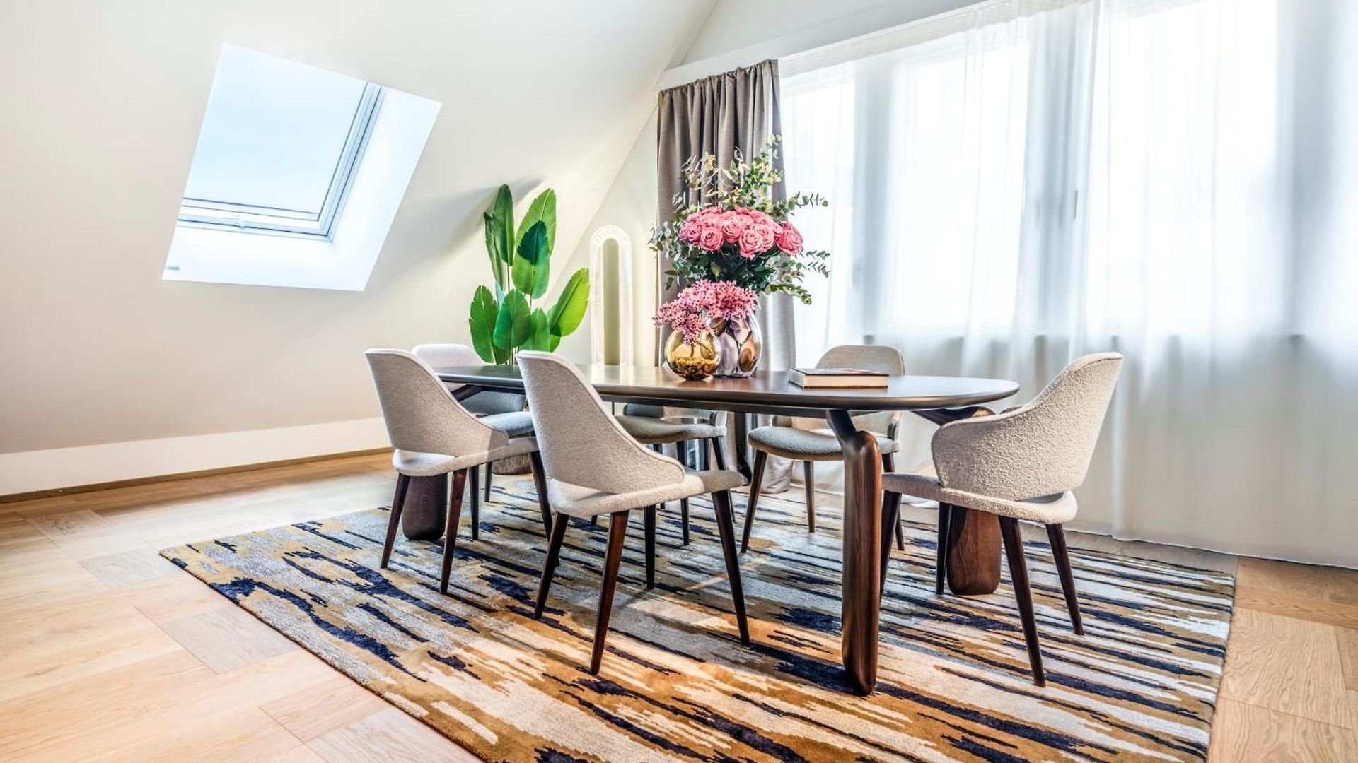 Bahnhofstrasse Designer Penthouse Private Rooftop Apartment