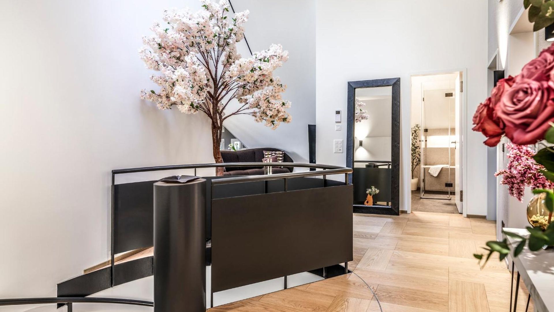 Bahnhofstrasse Designer Penthouse Private Rooftop Zurich