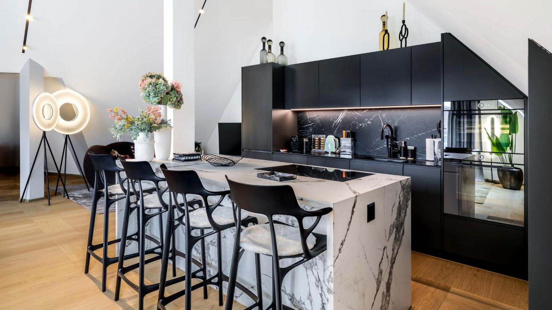 Bahnhofstrasse Designer Penthouse Private Rooftop Apartment Zurich