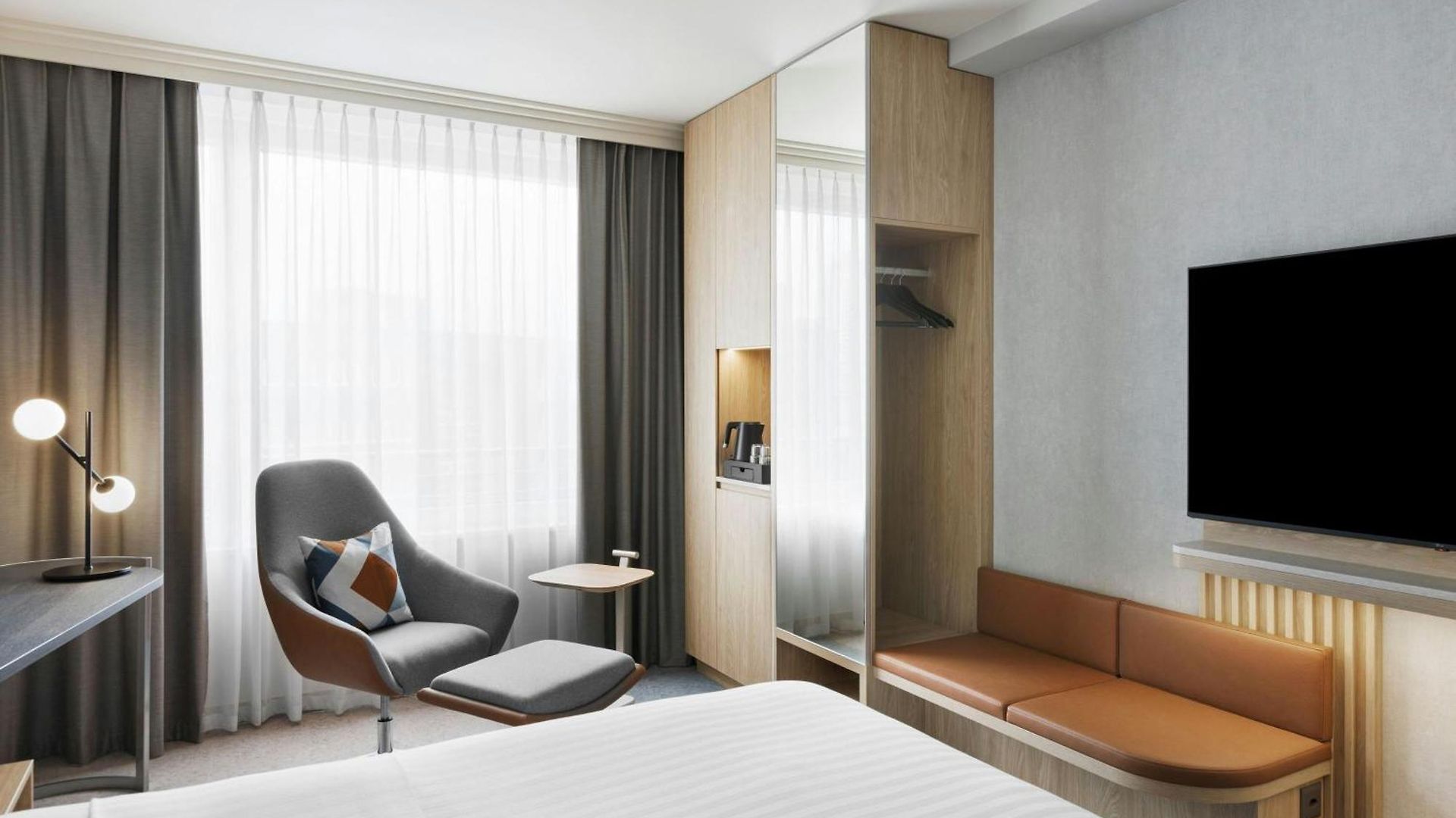 Courtyard By Marriott North Hotel