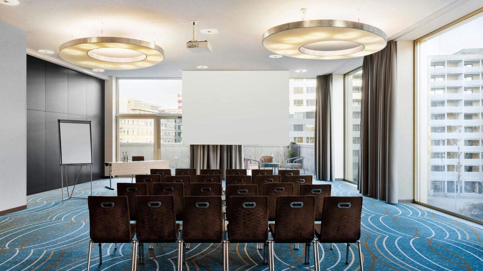 Renaissance Tower 5*