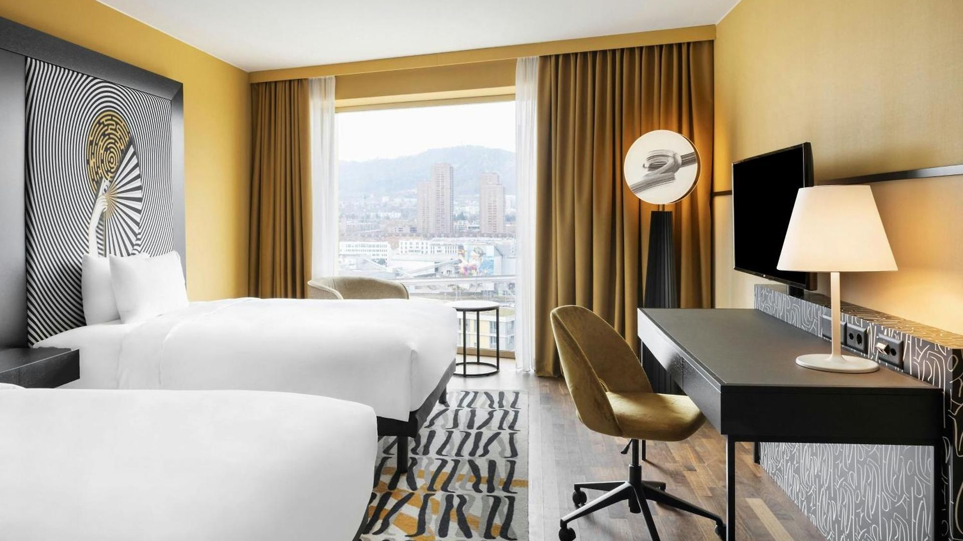 Renaissance Tower 5* Zürich