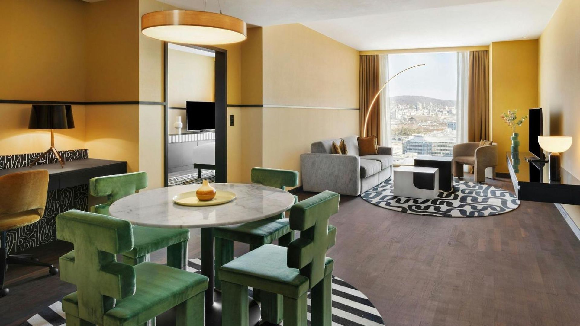 Renaissance Tower 5* Zürich