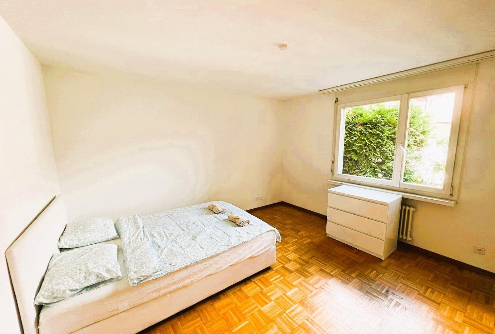 Zurich Center Flats With Balcony - Rigid Apartment