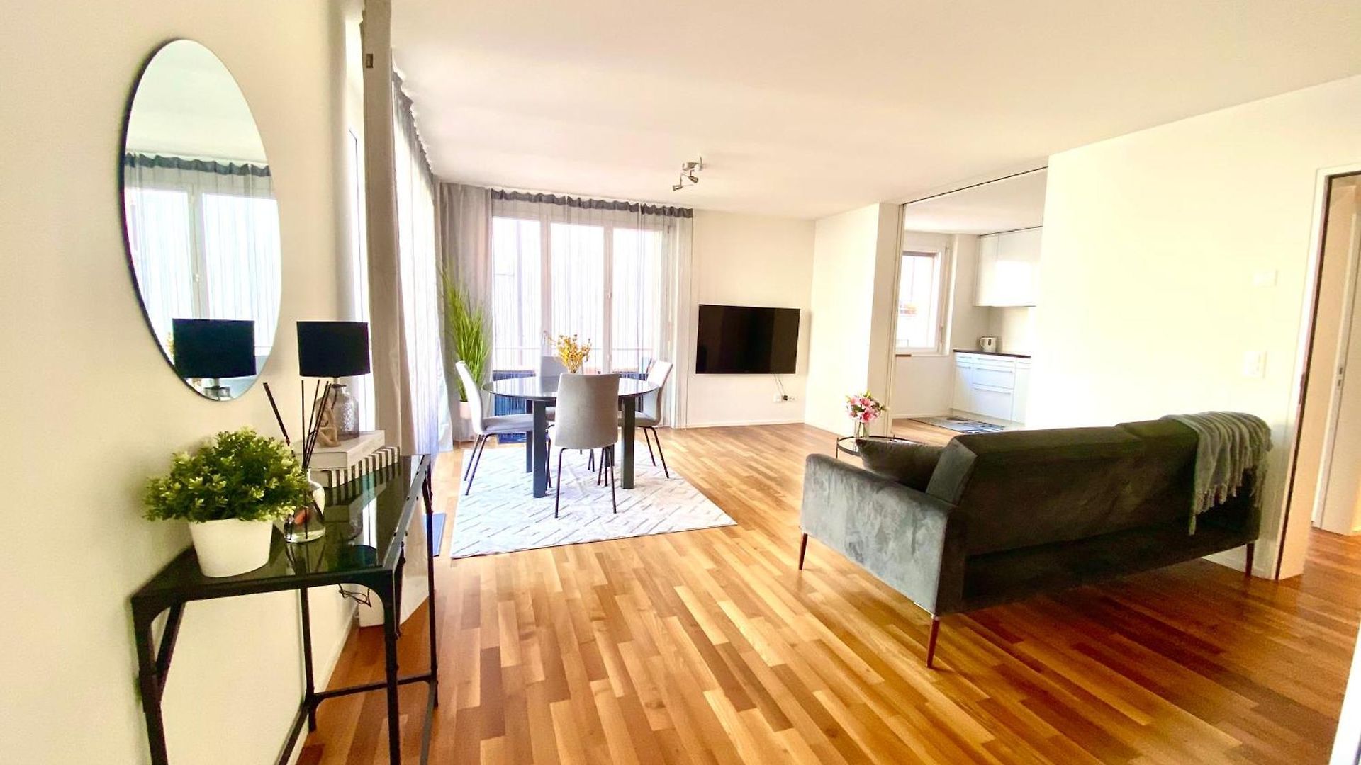 Views Am Schaffhauserplatz Apartment