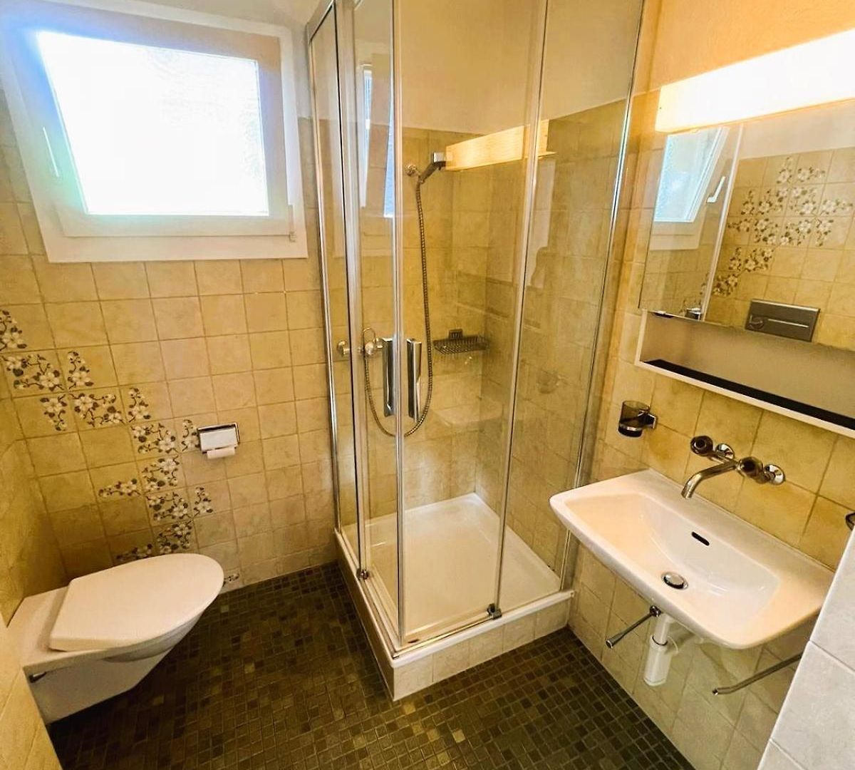 Zurich Center Flats With Balcony - Rigid Apartment Zurich