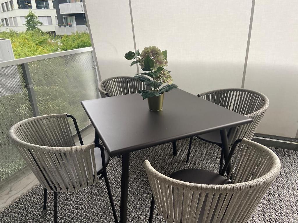 Apartment Luxury 250sqm With Ac & Parking *