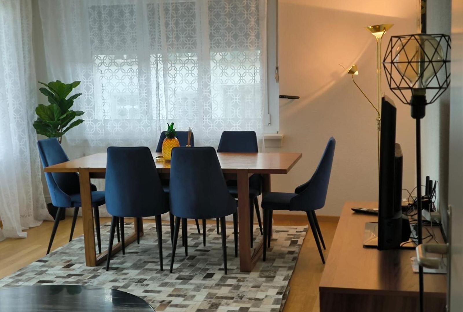 In West-eichbuehlstr 62-68 Zurich