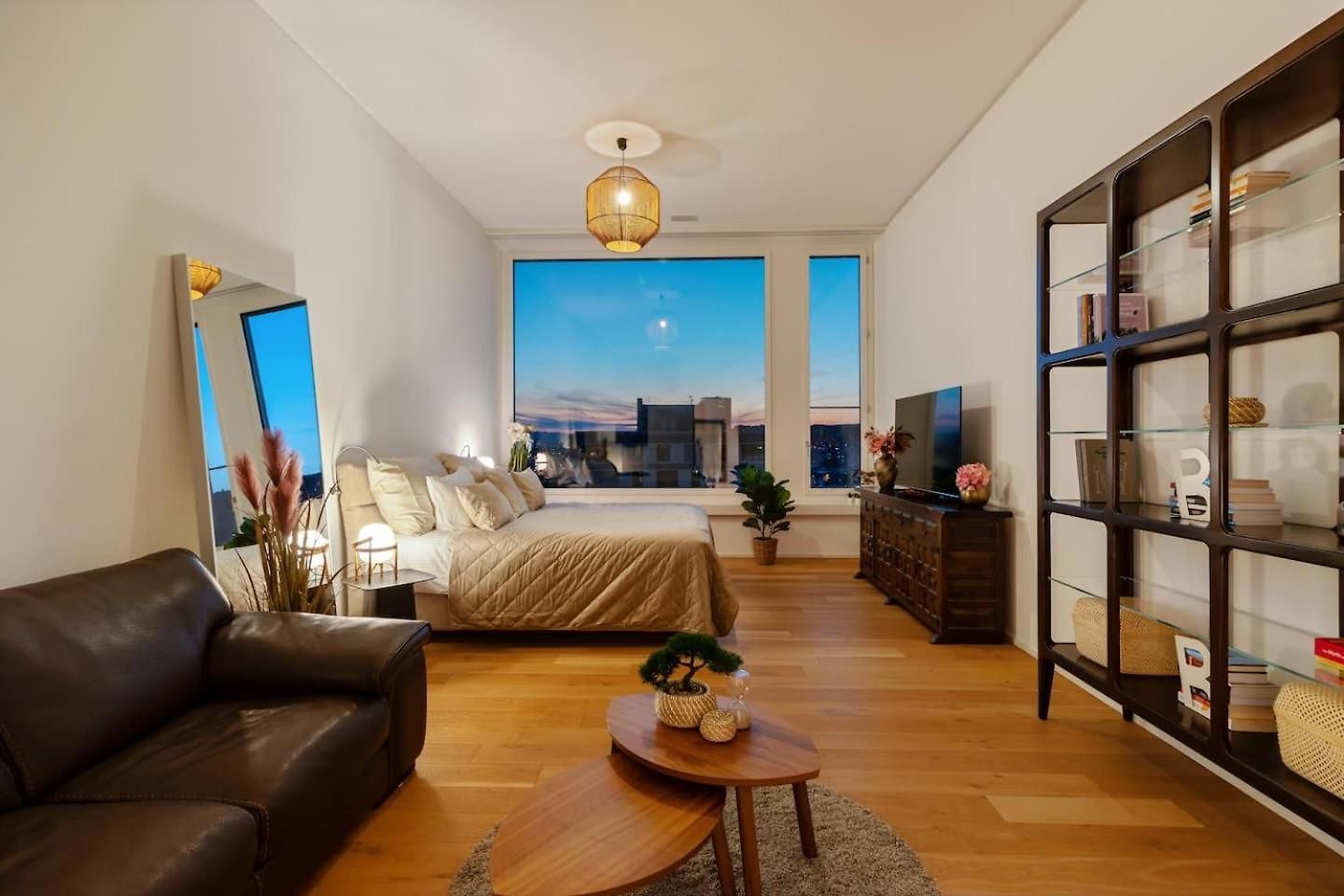 Btqleadingluxurypenthouse&garage