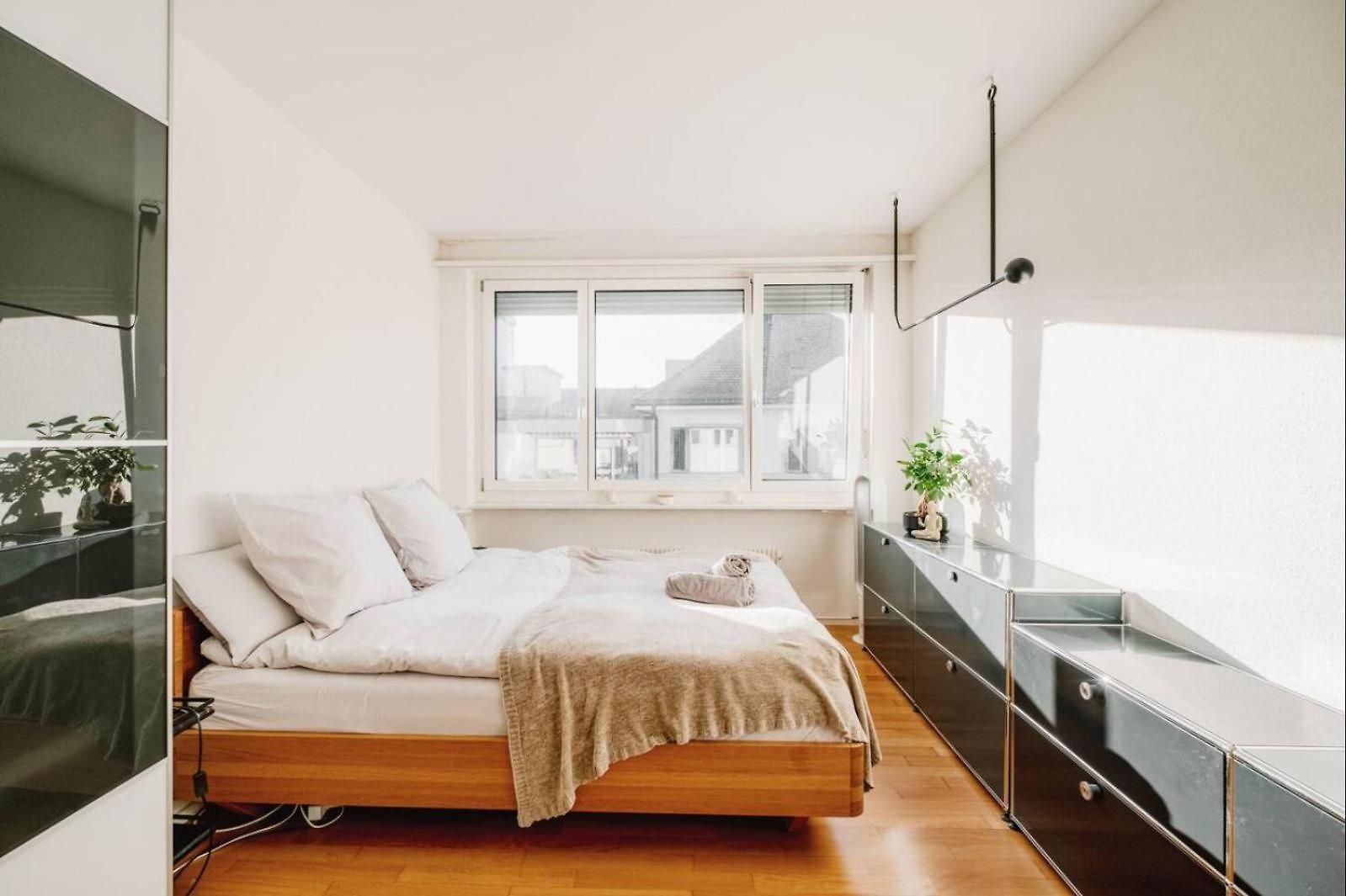 Modern With Balcony In Center A Hoh - Self Checkin *