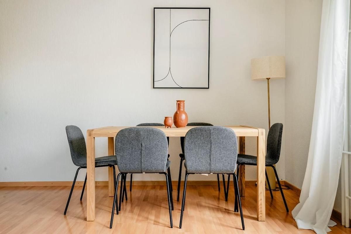 Olive - 90 Qm, 3 Schlafzimmer, Balkon & Moderne Kueche Apartment *