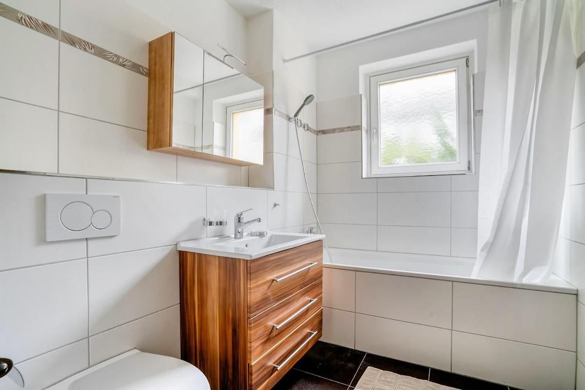 Apartment Olive - 90 Qm, 3 Schlafzimmer, Balkon & Moderne Kueche *