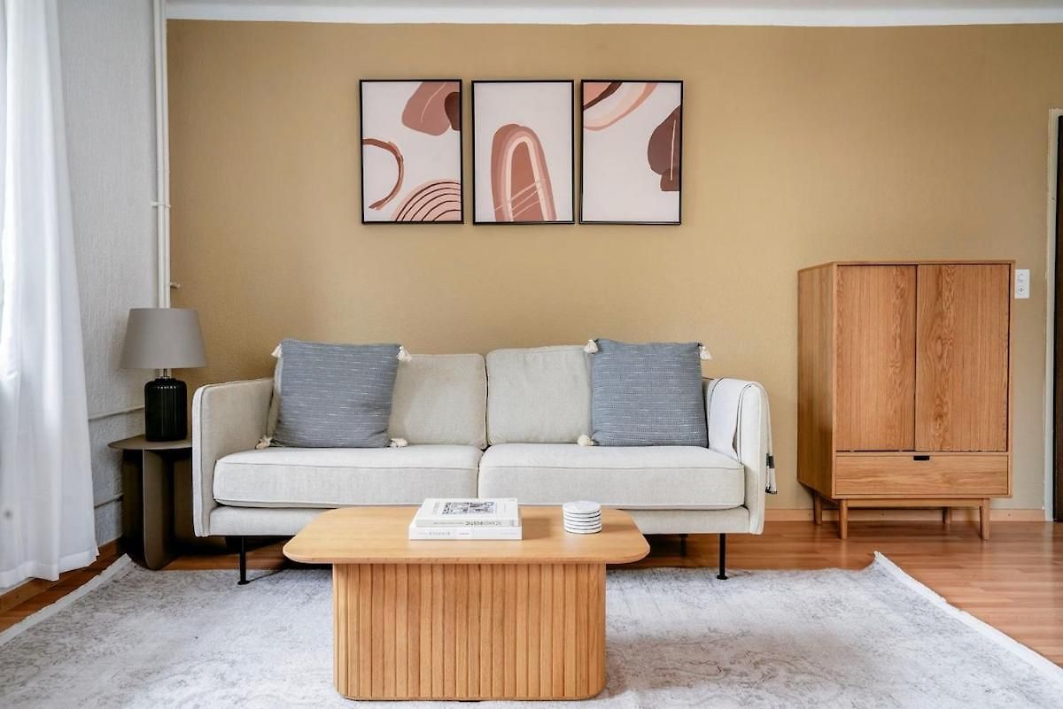 Olive - 90 Qm, 3 Schlafzimmer, Balkon & Moderne Kueche Apartment Zurich