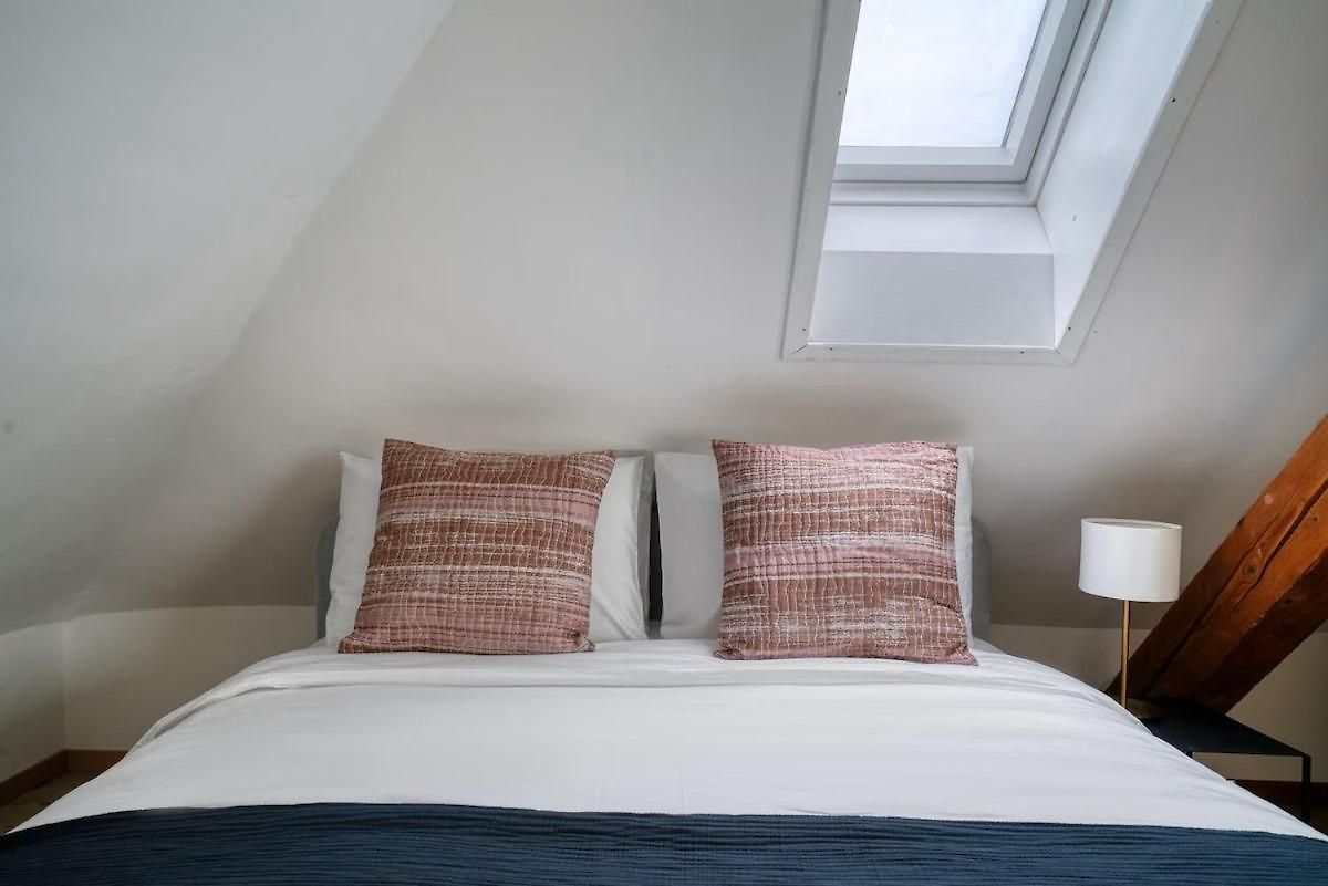 Eagle Charmante Dachgeschosswohnung Mit Design & Ausblick *