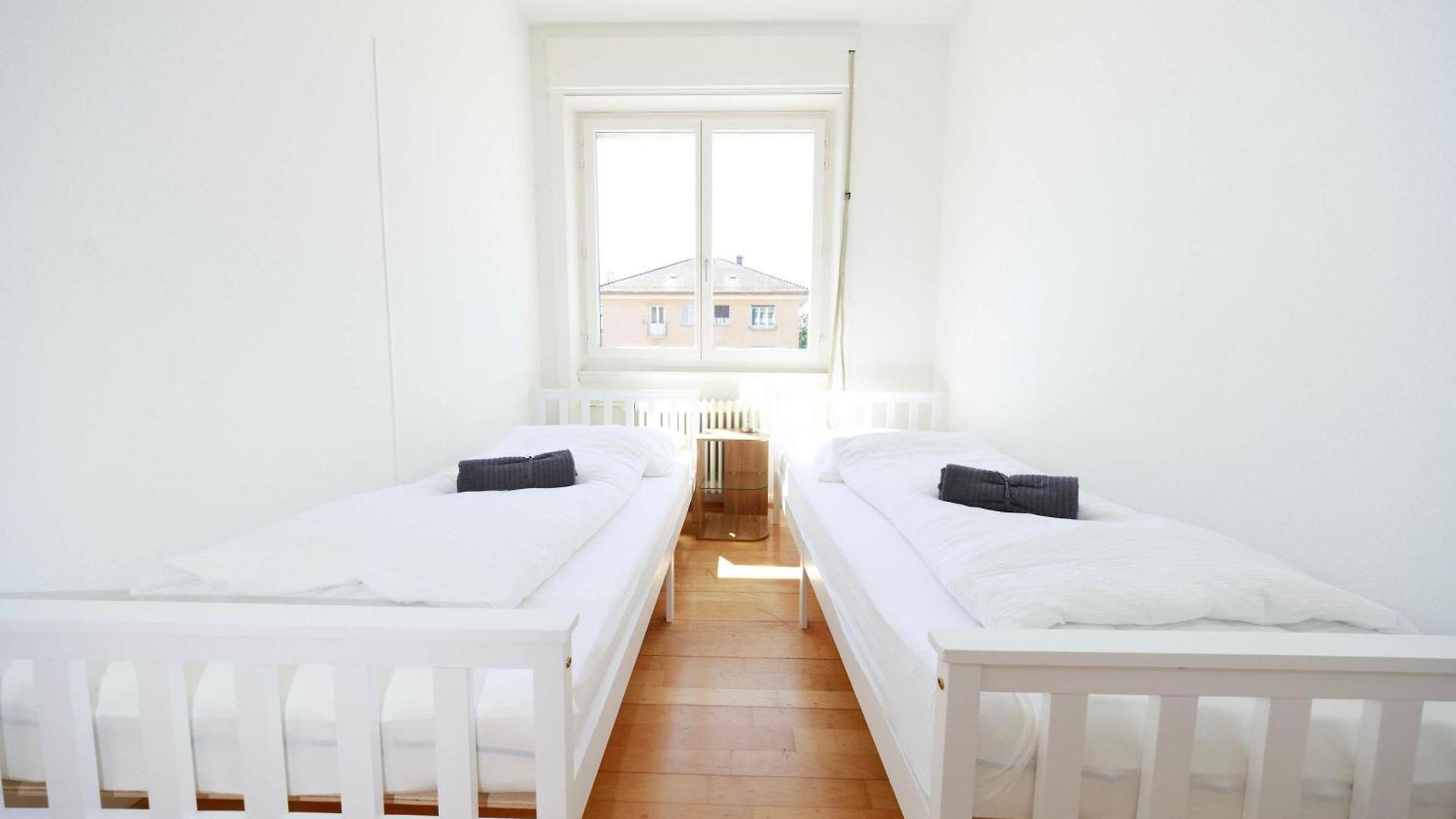 Gem Steps To Tram Family & Group Apartment Zurich