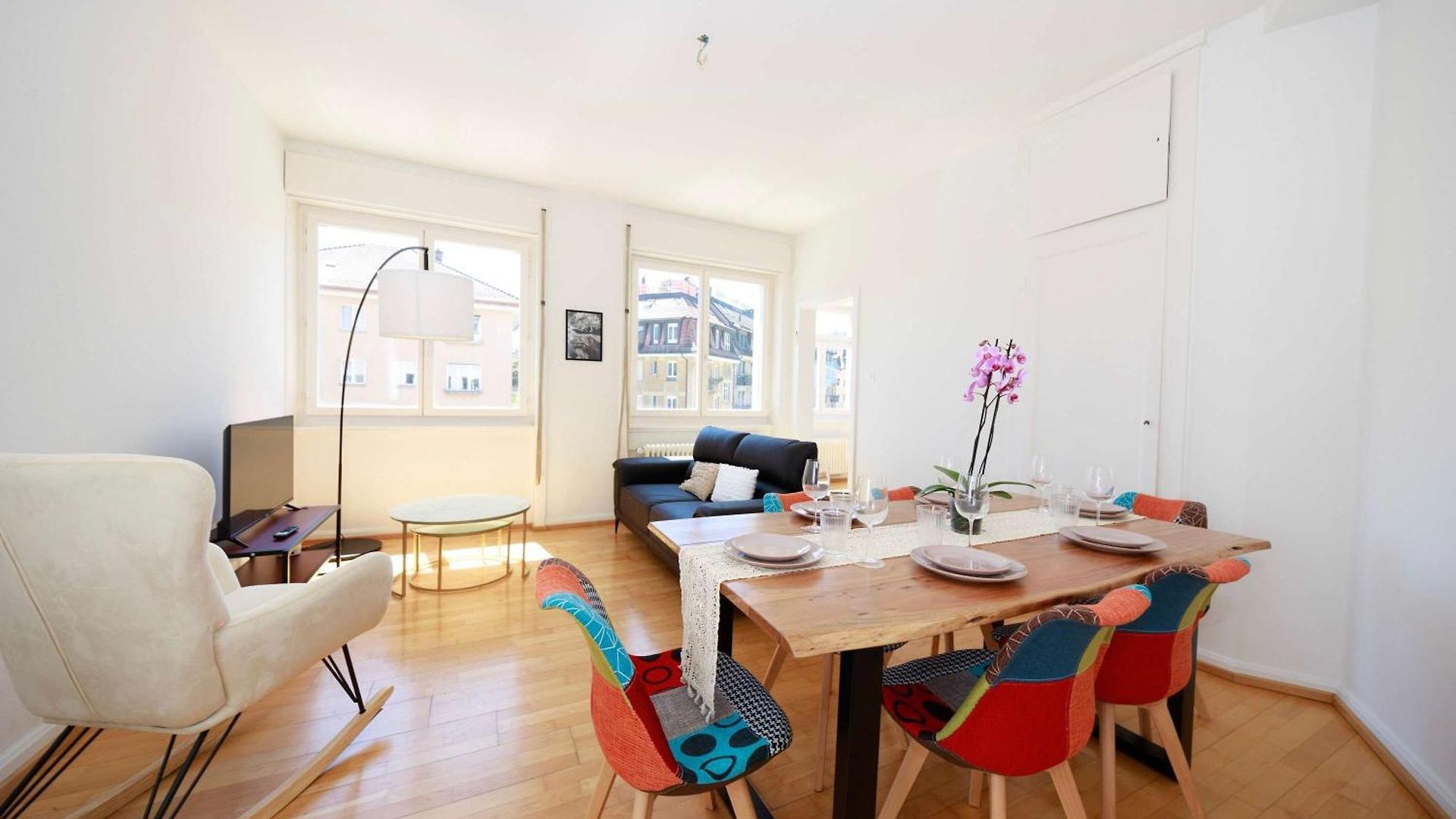 Apartment Gem Steps To Tram Family & Group