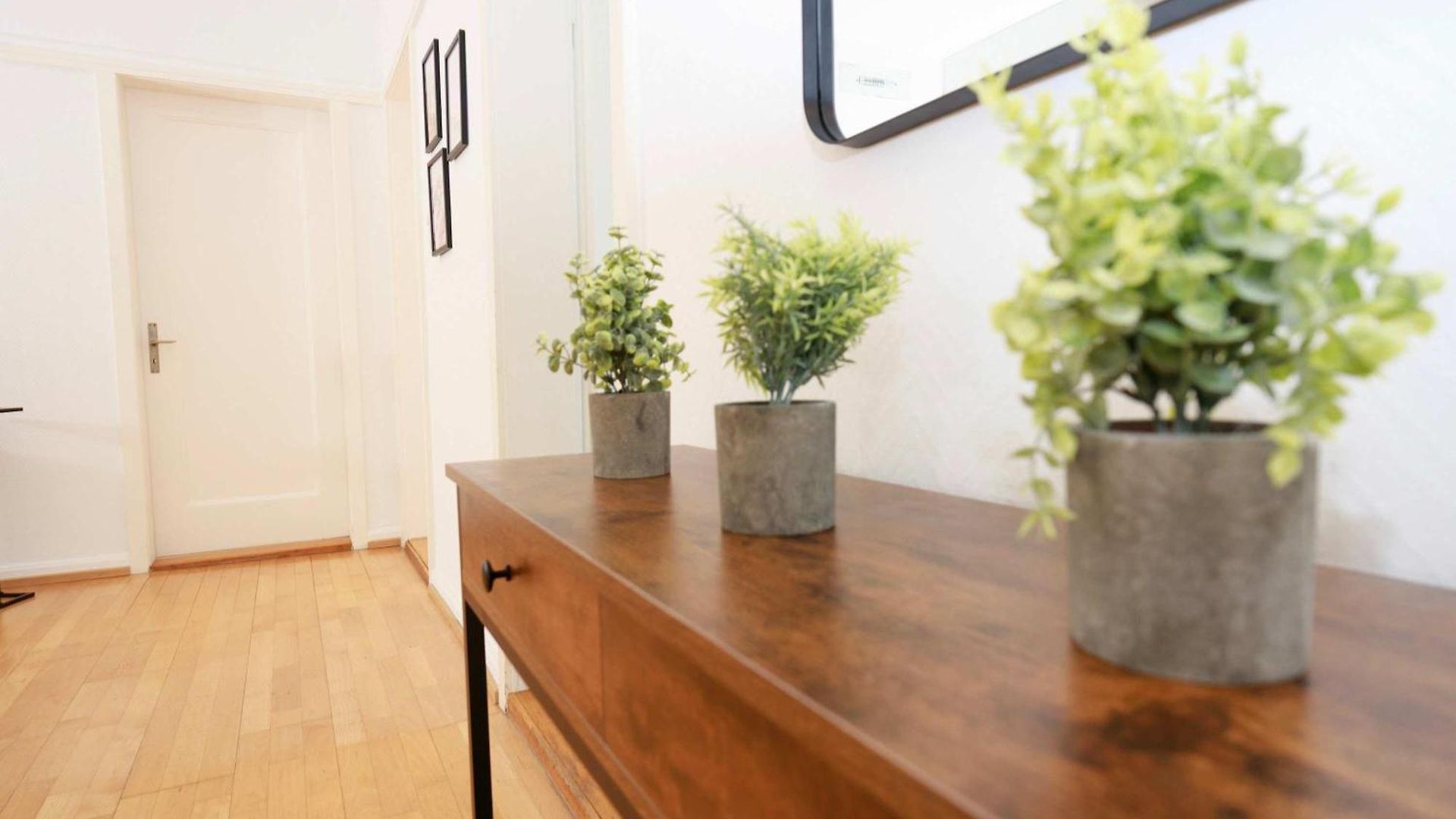 Gem Steps To Tram Family & Group Apartment Zurich