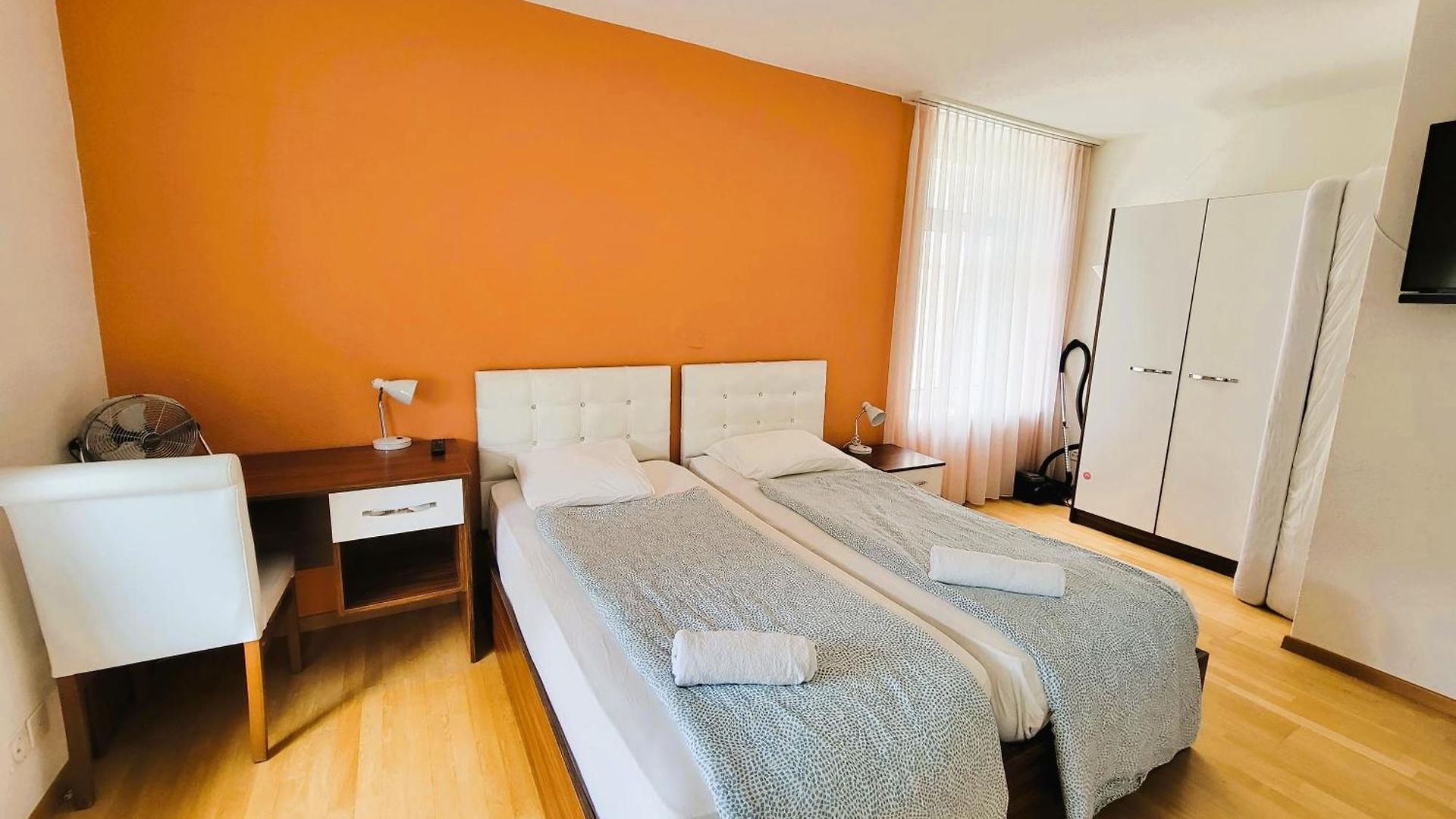 Renovated Near Sees - Self Checkin Apartment