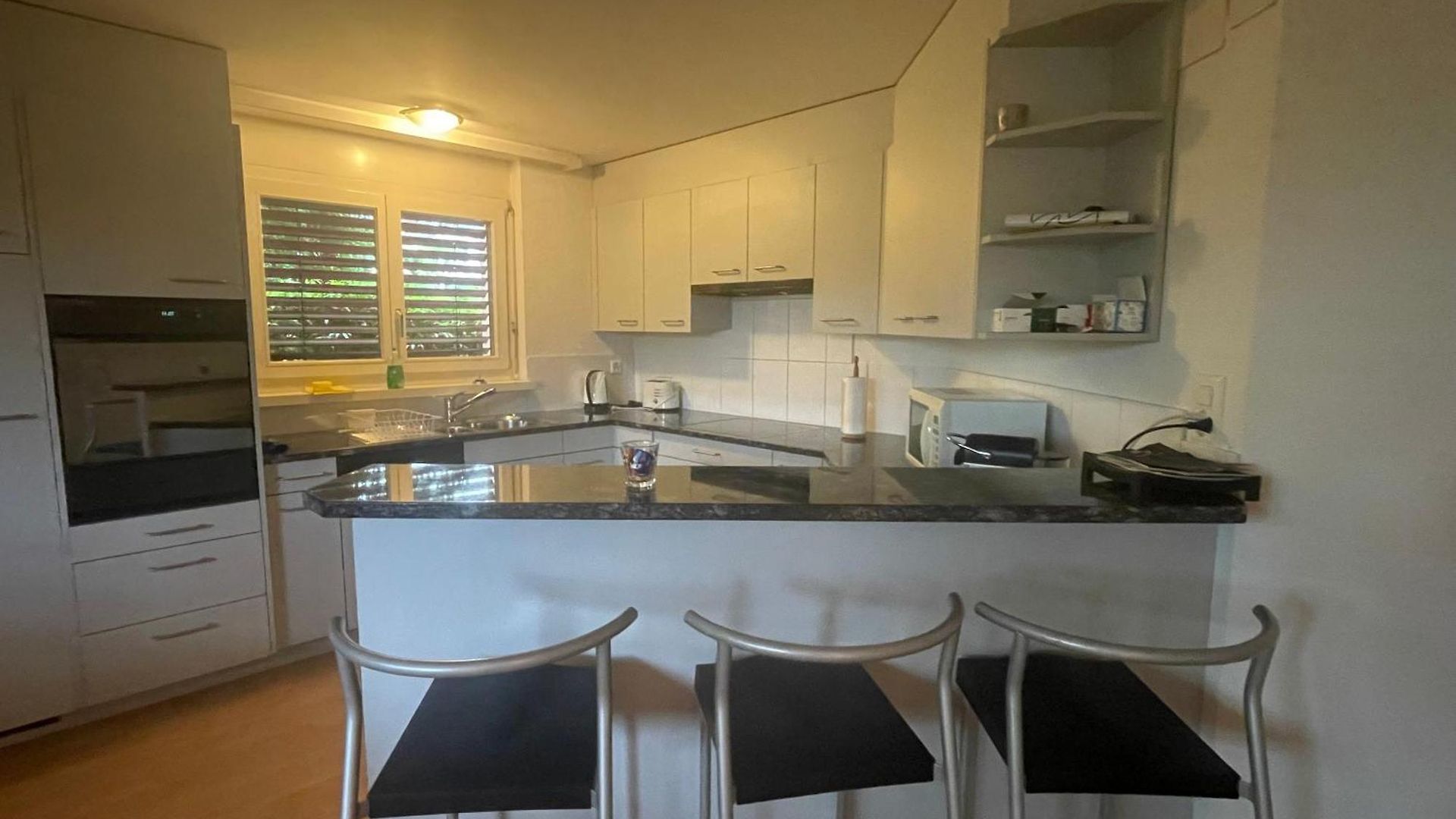 Centrally Located, Spacious Modern Zürich