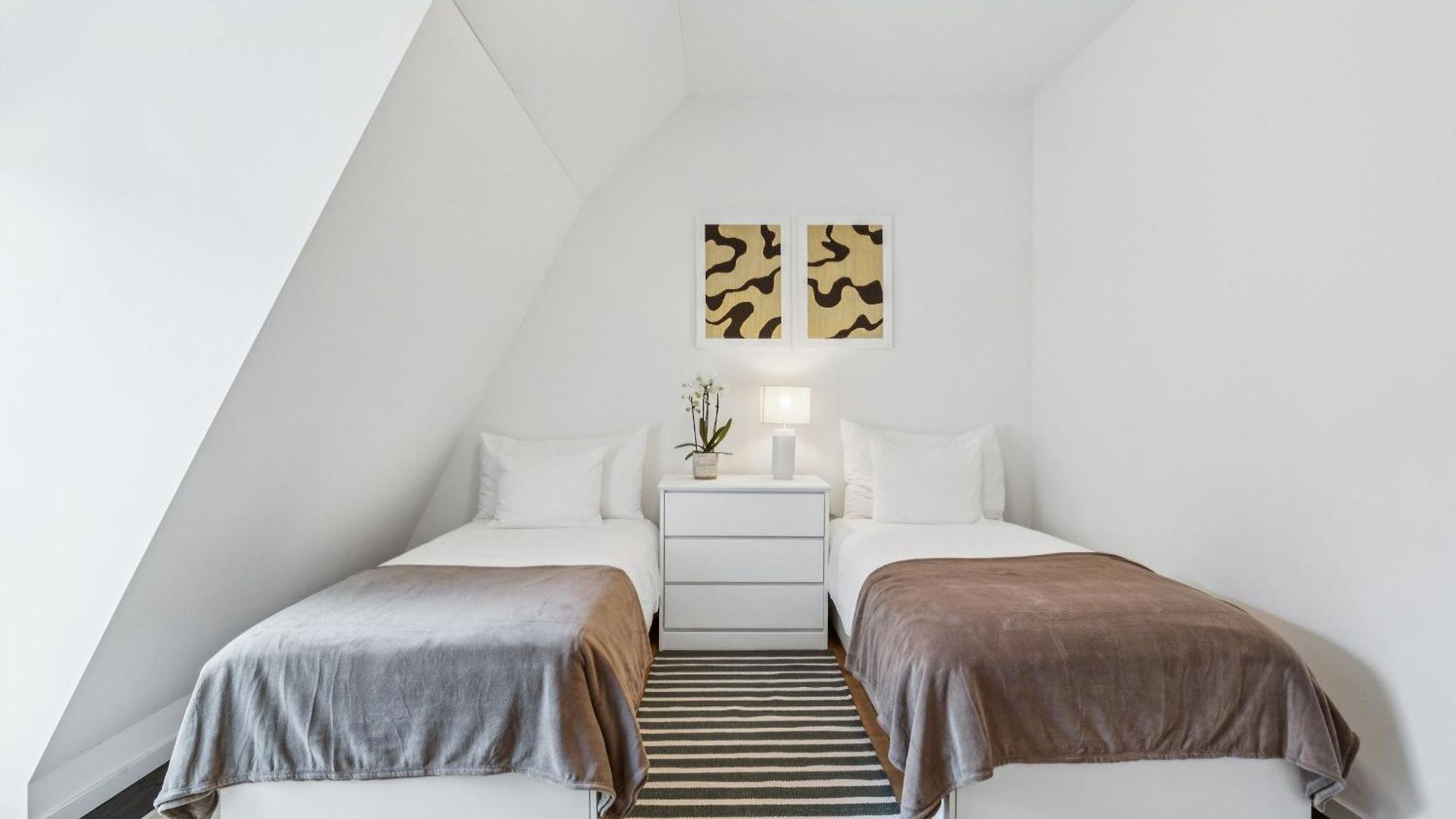 Horizon Bahnhofstrasse, Loewenstrasse Penthouse Apartment