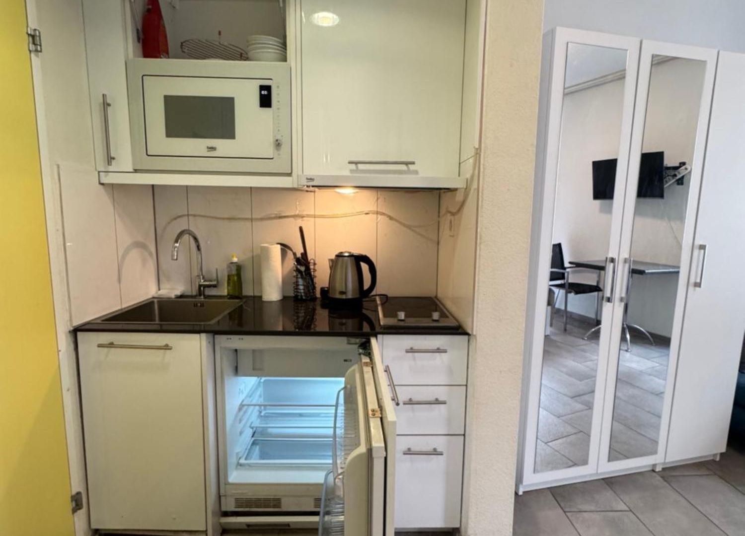 Apartment Center En-suite Budget Self Check In, Eth Hb *