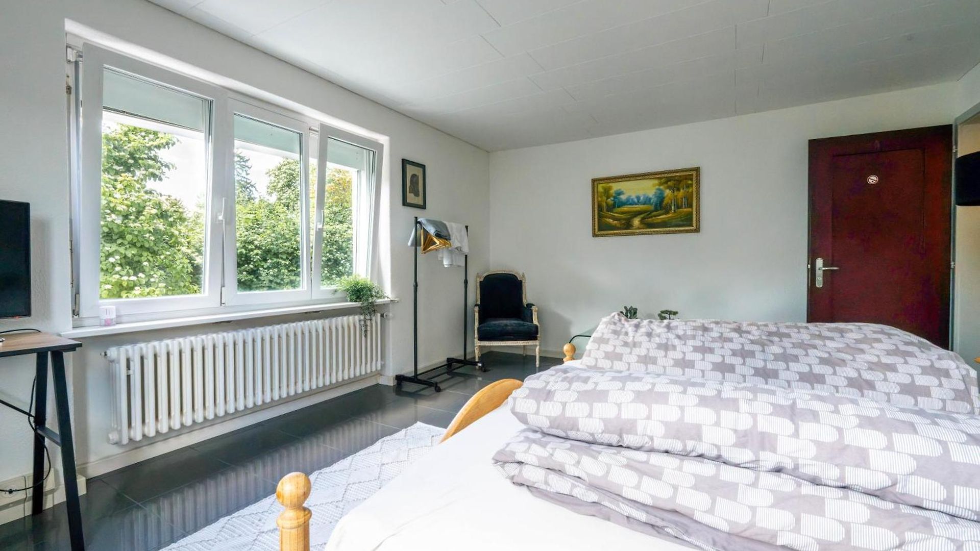 Privatunterkunft Sunny Near Airport *