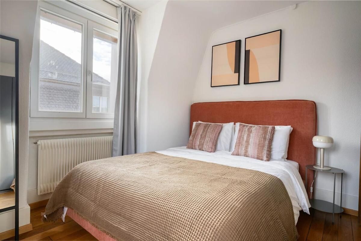 Azure · Wipkingen Apartment