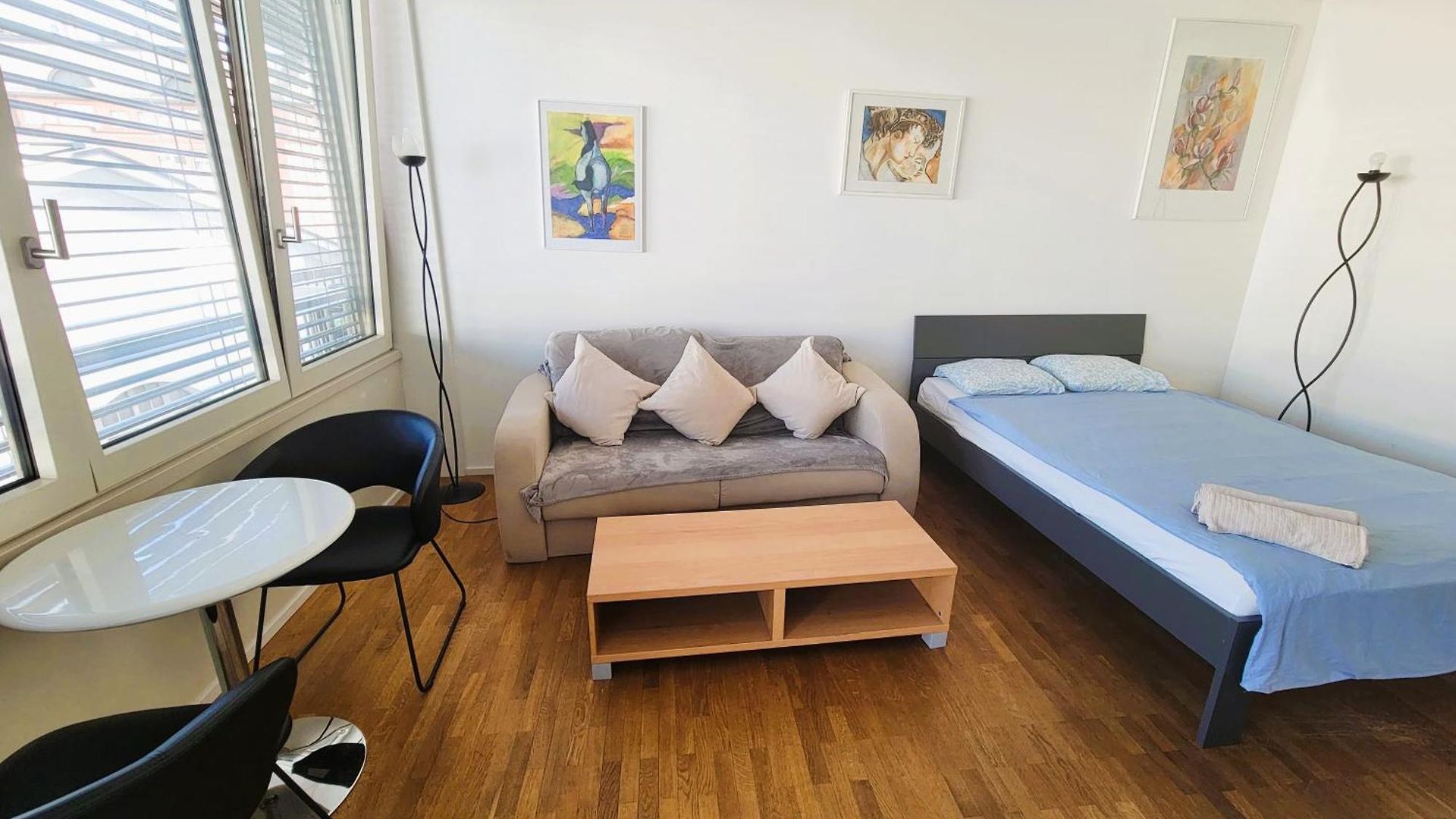 Stylish With Balcony Self Check-in A Hoh Apartment