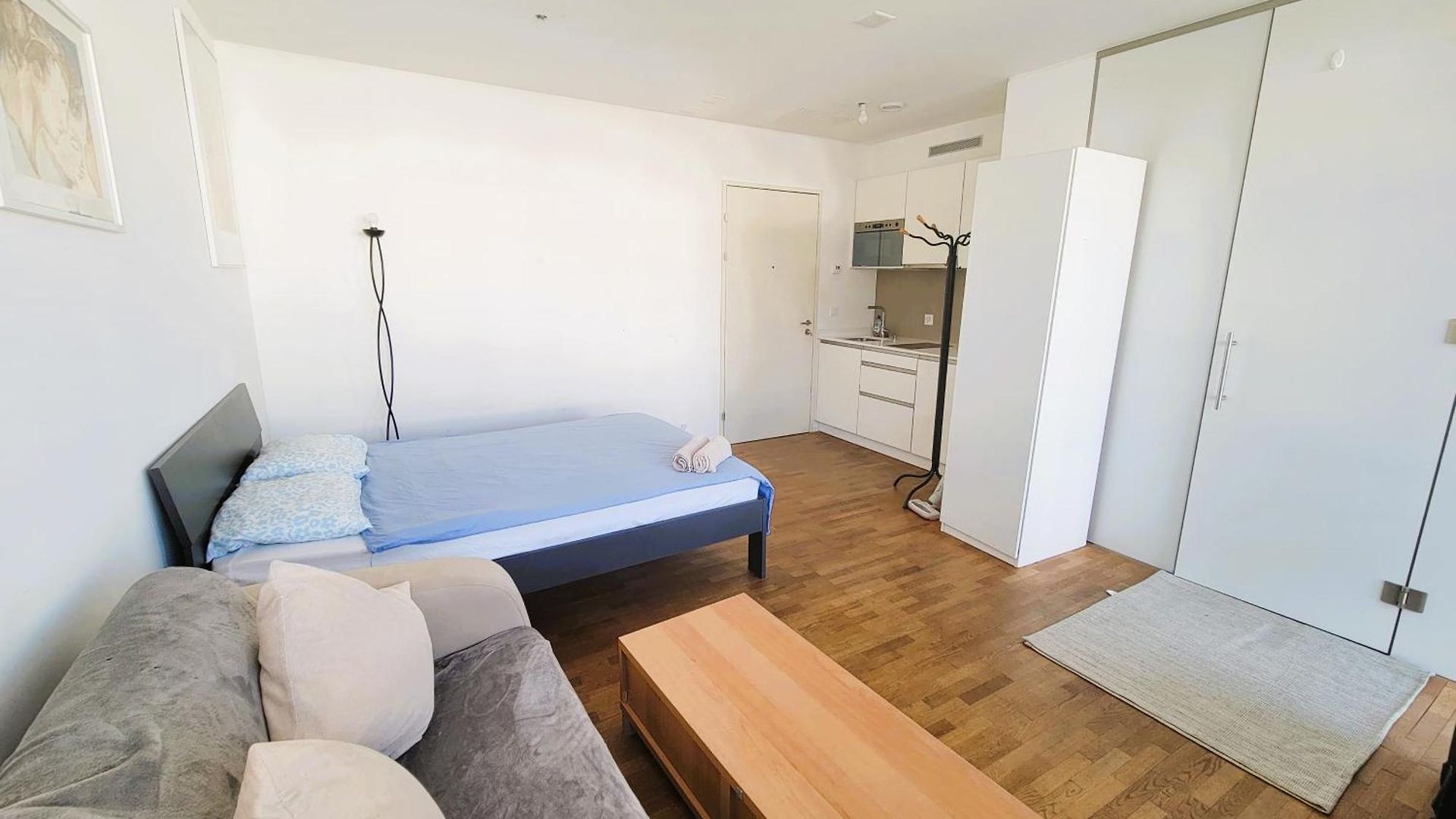 Apartment Stylish With Balcony Self Check-in A Hoh *