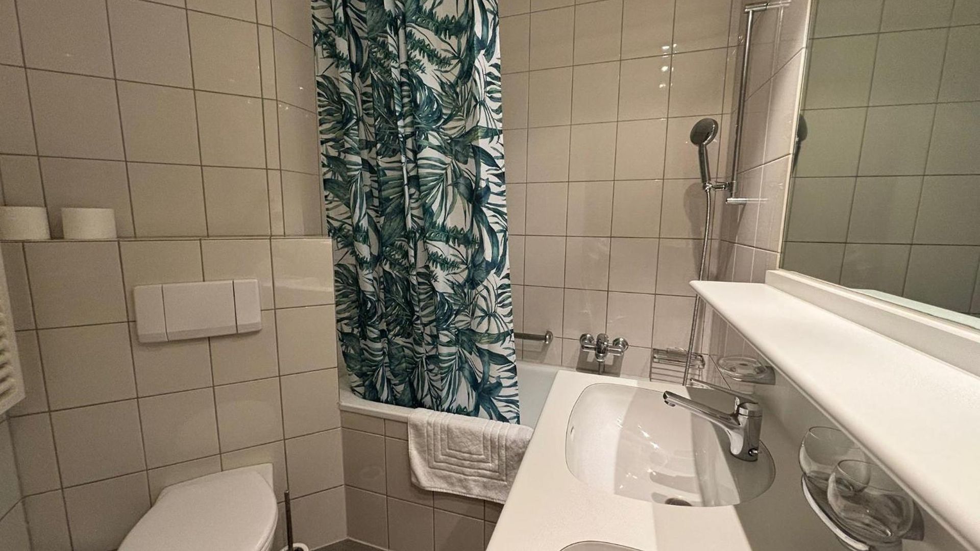 Apartment 1br Near - Joy St3 R *