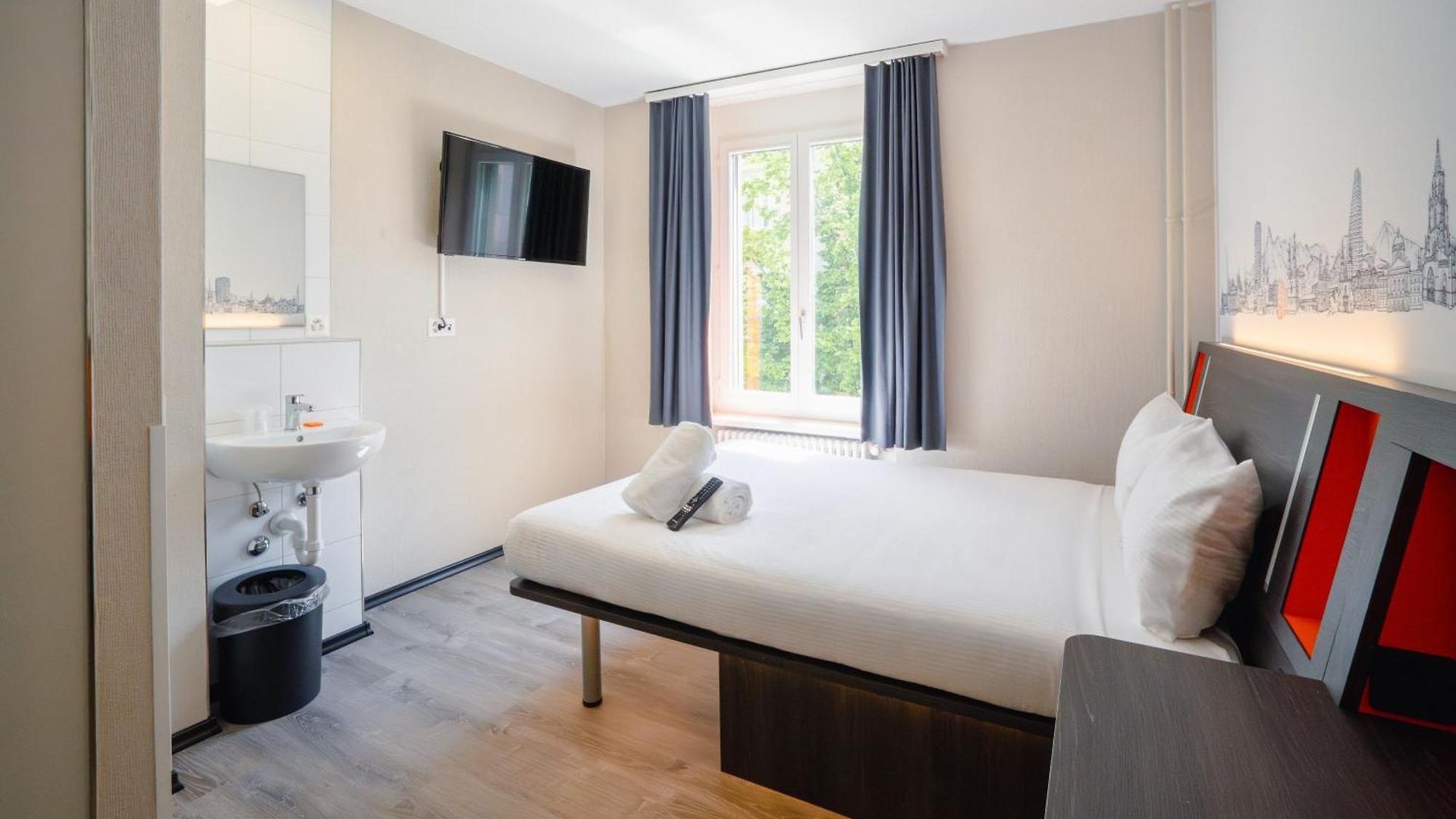 Hotel Easyhotel Main Station 3*