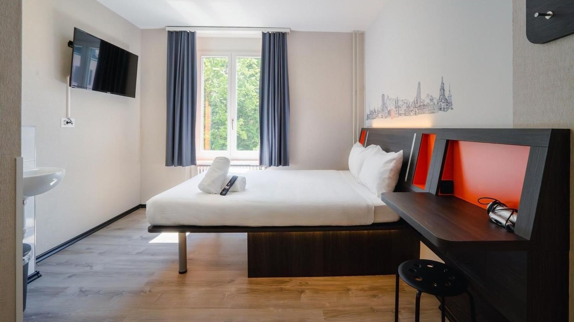 Hotel Easyhotel Main Station 3*