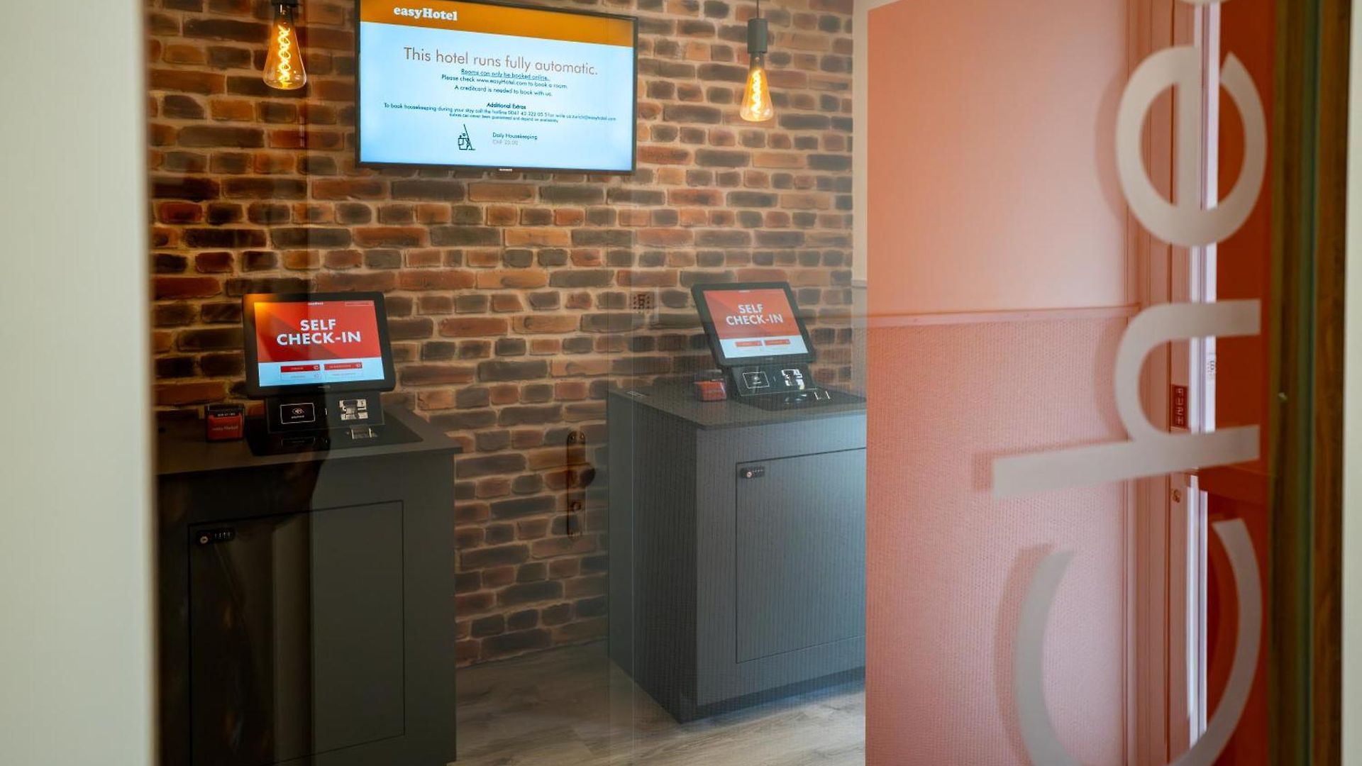 Easyhotel Main Station