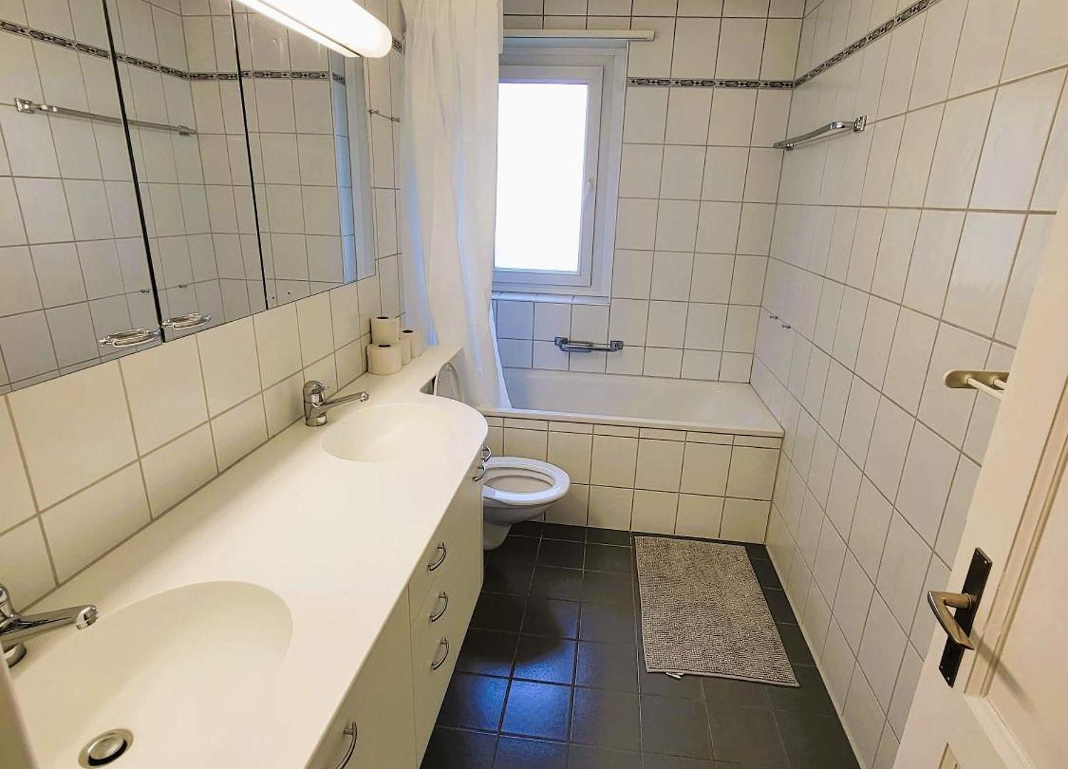 5 Bedroom Center With Balcony Dorf - Self Checkin Zurich