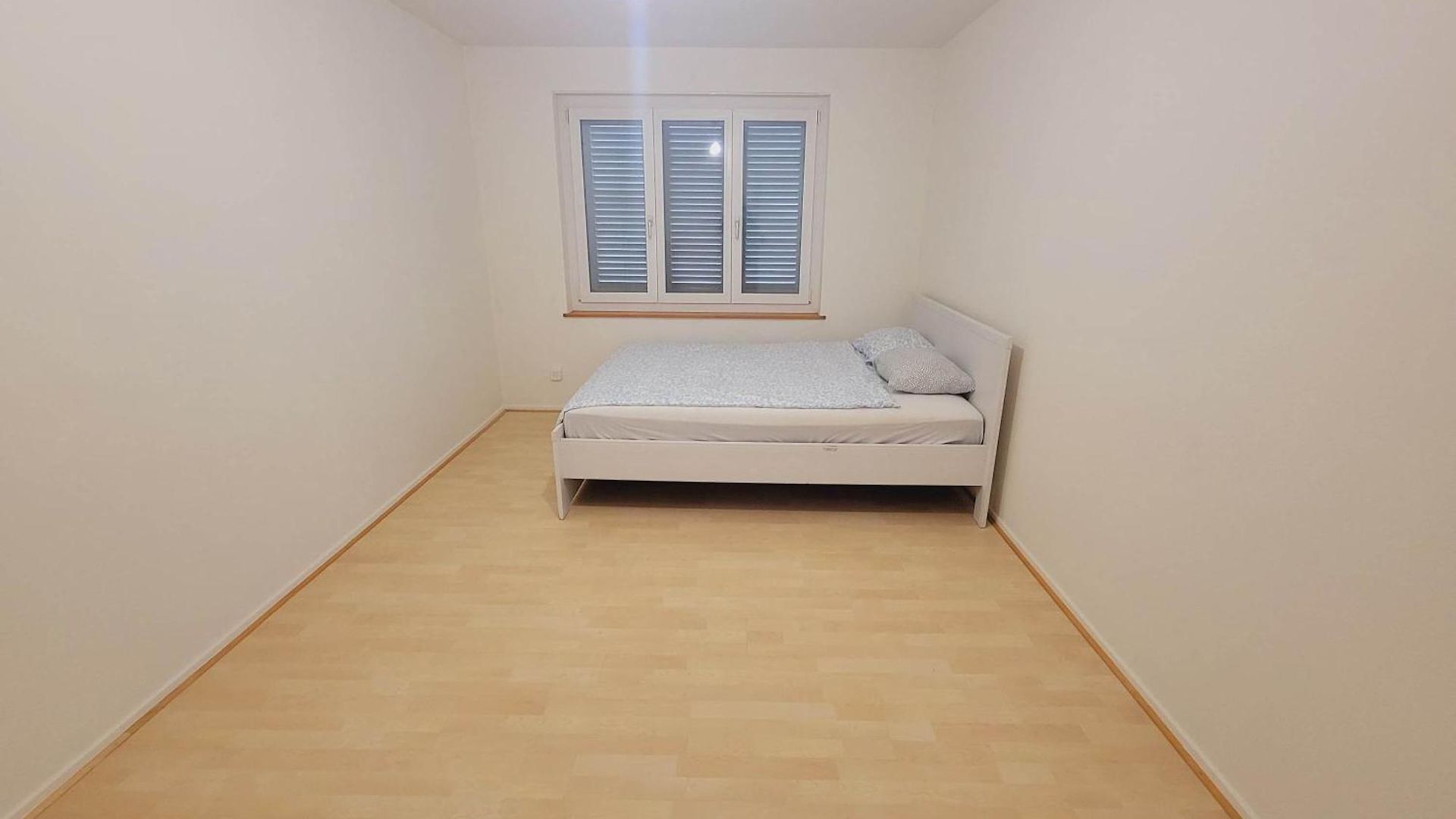Apartment 5-bed Huge Flat In - Schurgi - Self Checkin