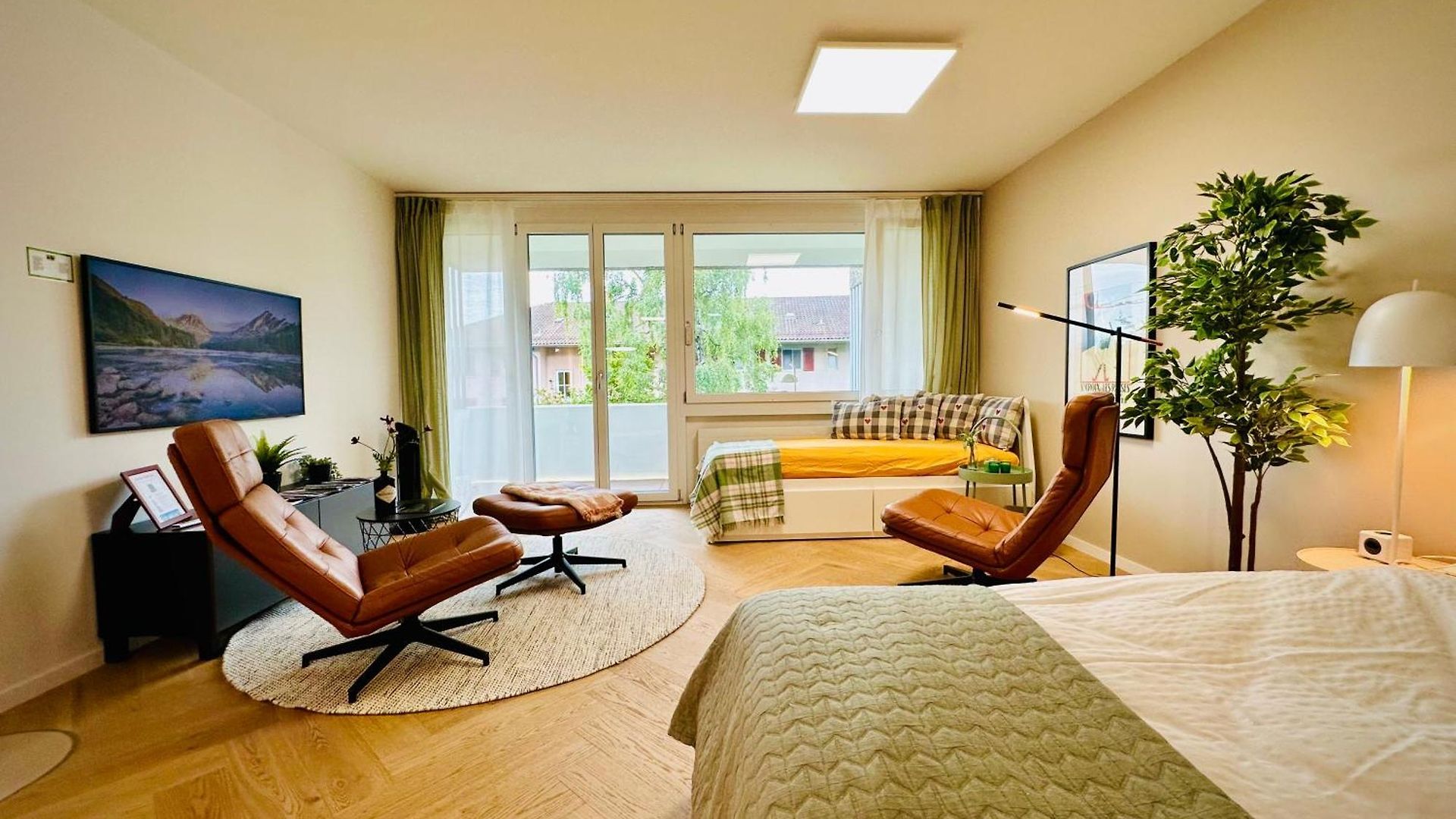 Modern With Air Condition & Balcony *